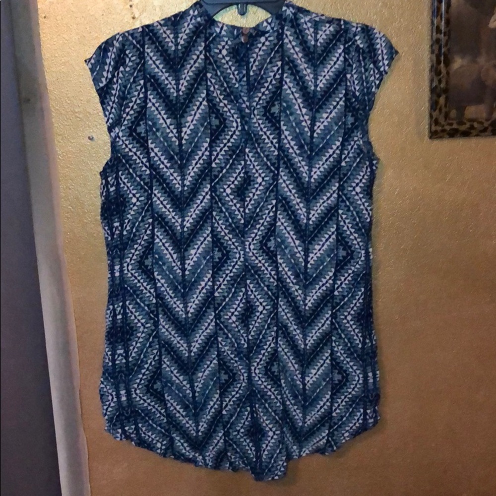 Tunic - Picture 2 of 3